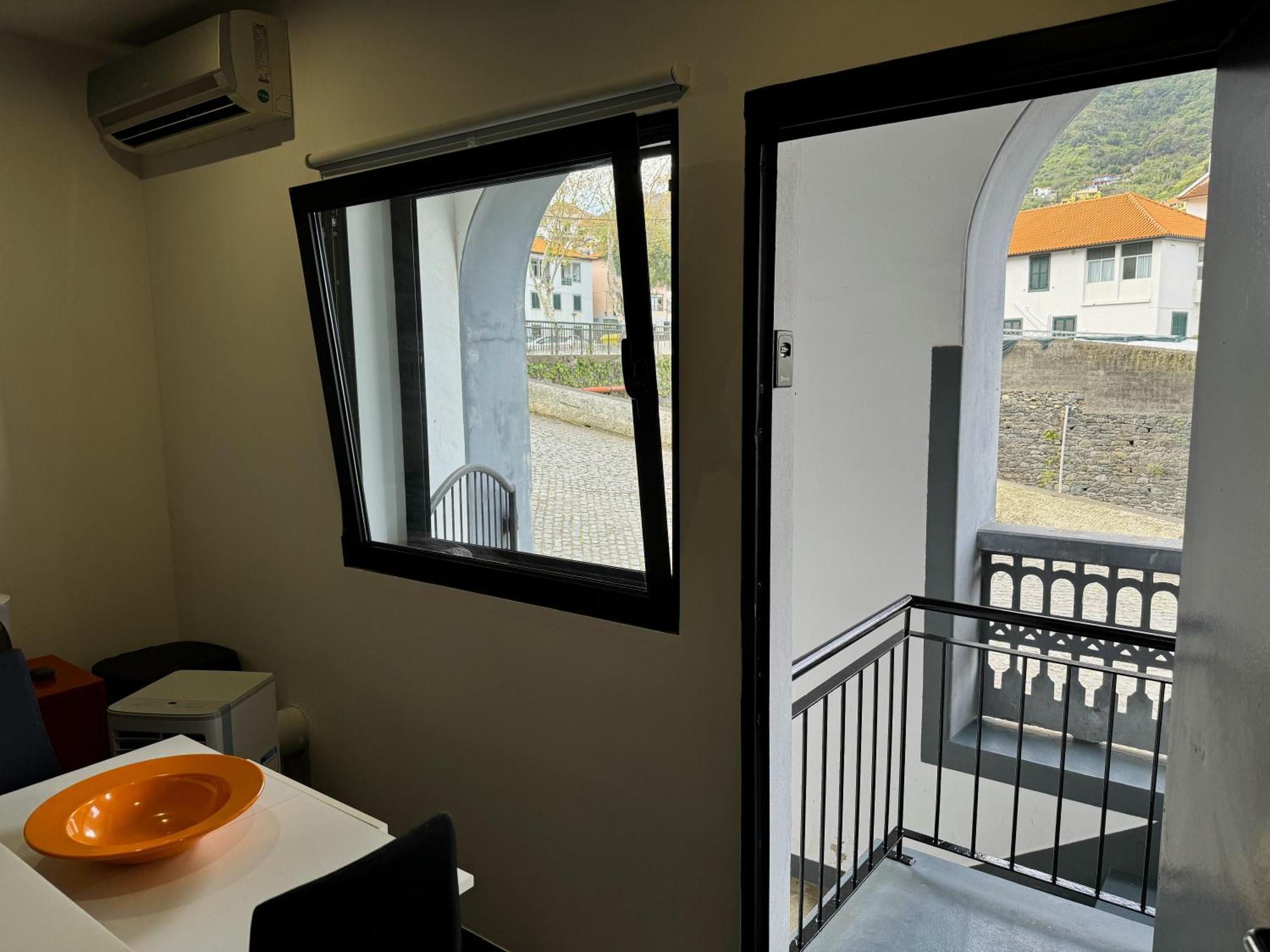 Sea Breeze Studios Porto Da Cruz Exterior photo